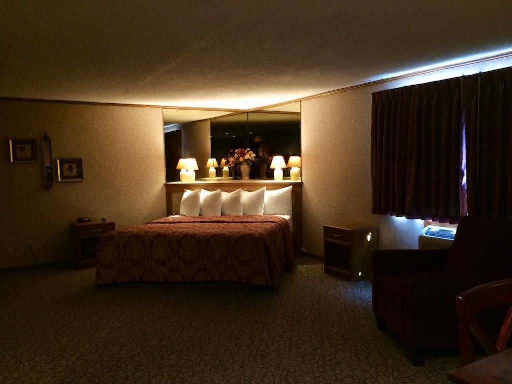 Travelodge By Wyndham Motel Of St Cloud Saint Cloud Kültér fotó